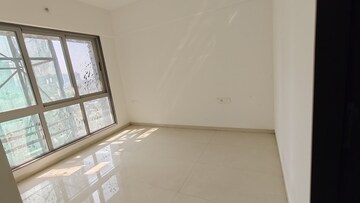 Room in 2 BHK Apartment at Nexa Goyal Aspire, Kandivali West – for Sale