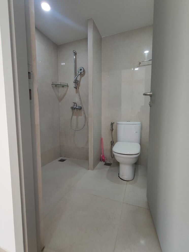Bathroom, hiranandani-woodpark-apartment 3 Bedroom 1110 Sq.Ft. Apartment In Ghodbunder Road Thane 9773754