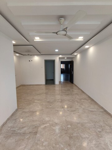 Building Lobby in 3 BHK Apartment at Hiranandani Woodpark Apartment, Ghodbunder Road – for Sale