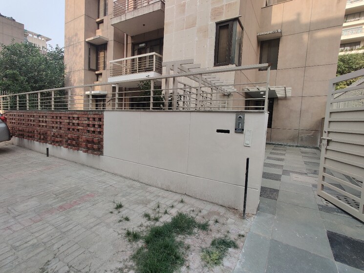 Exterior View, unitech-south-city-ii 4 Bedroom 500 Sq.Yd. Builder Floor In Sector 50 Gurgaon 9773862