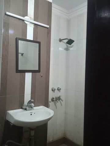 Furnished Amenities in 1 BHK Builder Floor at Malviya Nagar – for Rent