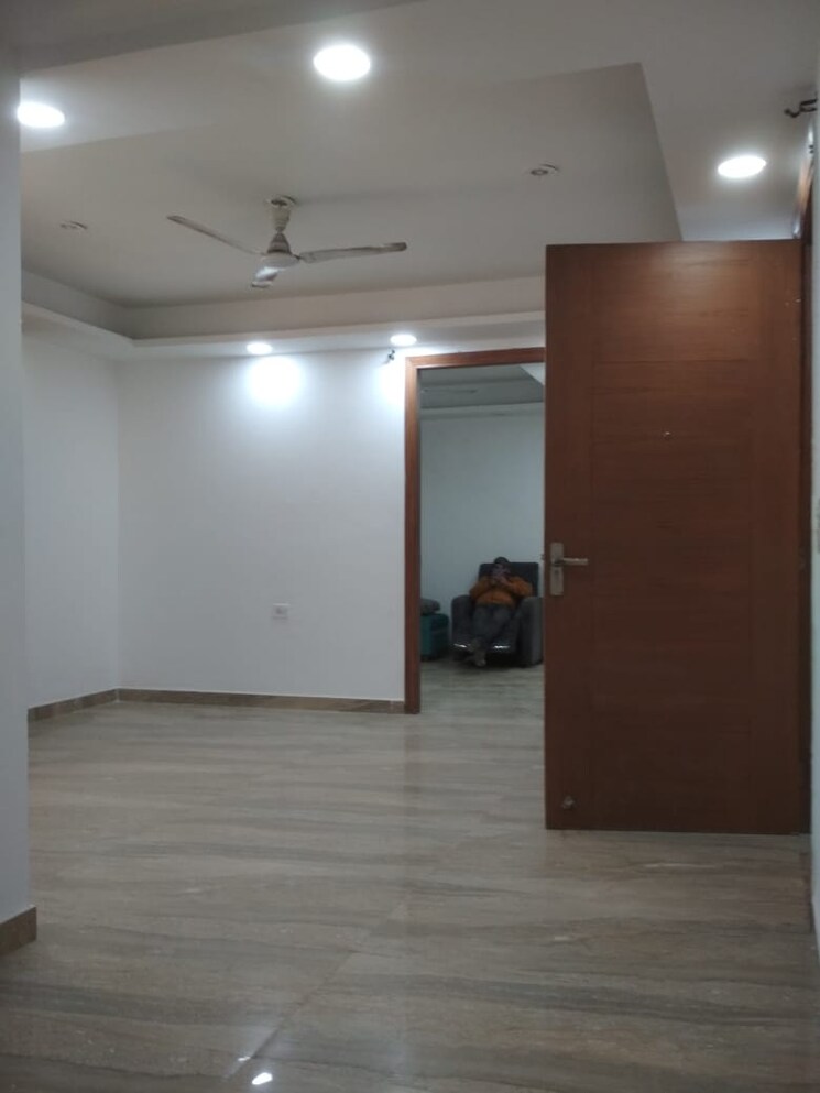 Room, neb sarai 3 Bedroom 1300 Sq.Ft. Builder Floor In Neb Sarai Delhi 9774099