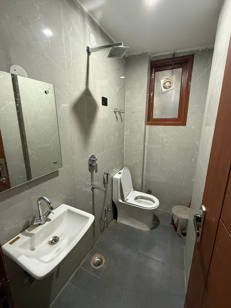 Bathroom, saket 1 Bedroom 450 Sq.Ft. Builder Floor In Saket Delhi 9774009