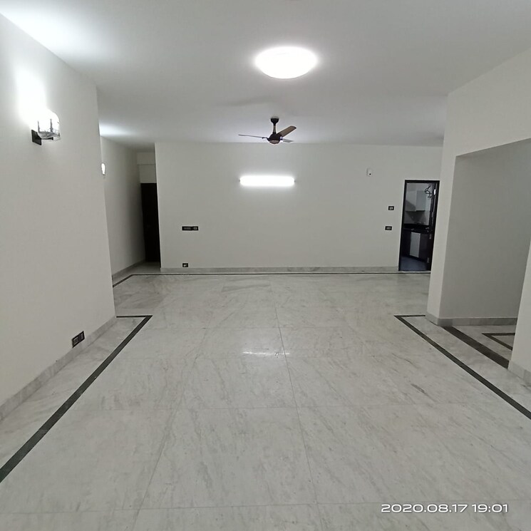 Room, unitech-south-city-ii 4 Bedroom 500 Sq.Yd. Builder Floor In Sector 50 Gurgaon 9774067