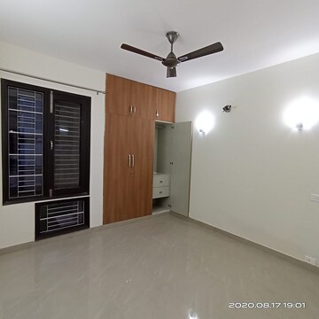 Room in 4 BHK Builder Floor at Unitech South City II, Sector 50 – for Sale