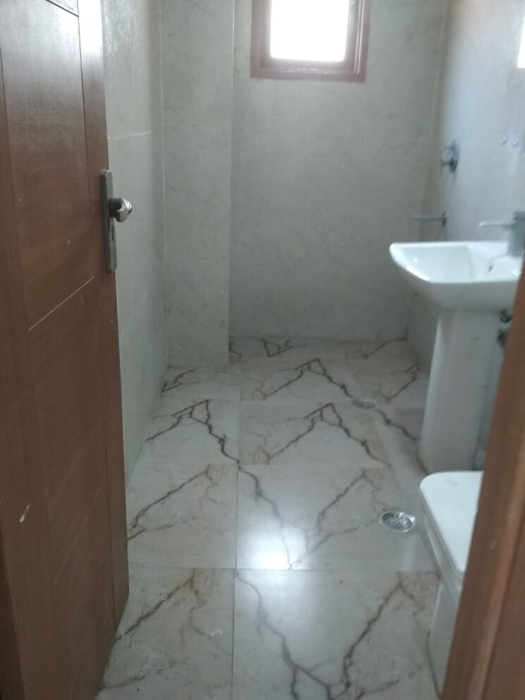 Bathroom, neb sarai 1 Bedroom 450 Sq.Ft. Builder Floor In Neb Sarai Delhi 9774122