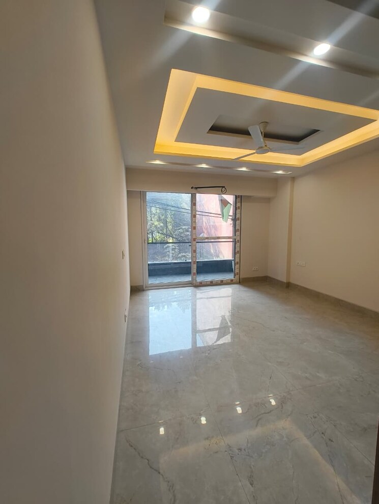 Room, saket 4 Bedroom 2200 Sq.Ft. Independent House In Saket Delhi 9774129