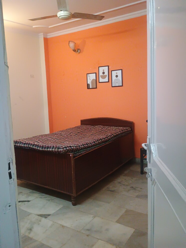 Room, malviya nagar 3 Bedroom 1000 Sq.Ft. Builder Floor In Malviya Nagar Delhi 9774167