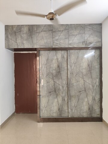 Room in 3 BHK Apartment at Sector 92 – for Rent