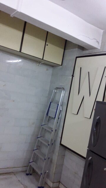 Staircase in 1.5 BHK Apartment at Eff Jumbo Darshan CHS, Andheri East – for Rent