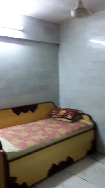 Bedroom in 1.5 BHK Apartment at Eff Jumbo Darshan CHS, Andheri East – for Rent