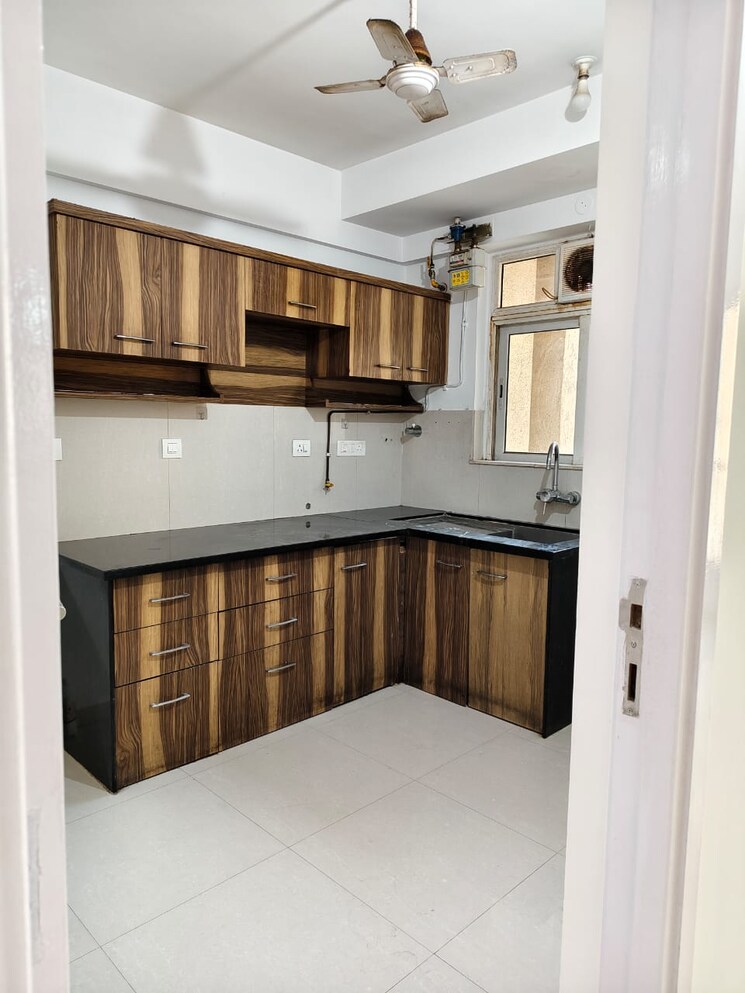 Kitchen, hiranandani-canary 2.5 Bedroom 920 Sq.Ft. Apartment In Ghodbunder Road Thane 9774163