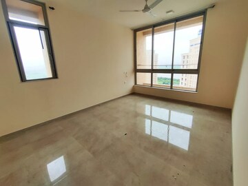 Room in 3 BHK Apartment at Hiranandani Annora, Ghodbunder Road – for Rent