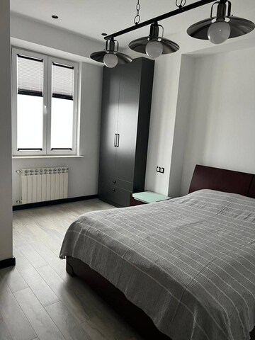 Bedroom in 3 BHK Builder Floor at Safdarjung Enclave – for Sale