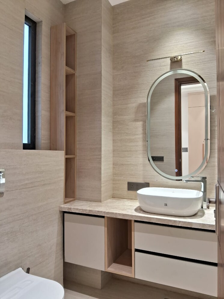 Bathroom, greater kailash i 3 Bedroom 1800 Sq.Ft. Builder Floor In Greater Kailash I Delhi 9774264