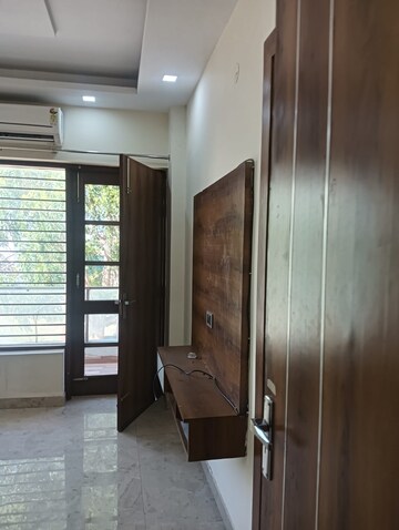 Building Lobby in 3 BHK Builder Floor at Parklands, Sector 85 – for Rent