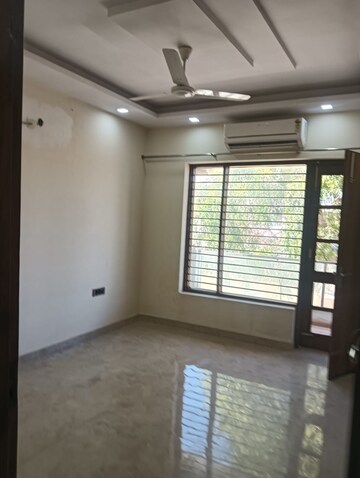 Room in 3 BHK Builder Floor at Parklands, Sector 85 – for Rent
