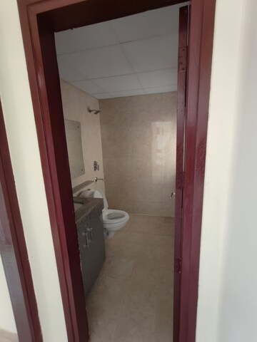 Master Bedroom in 3 BHK Builder Floor at Central Park Flower Valley Aqua Front Towers, Sohna Sector 33 – for Rent