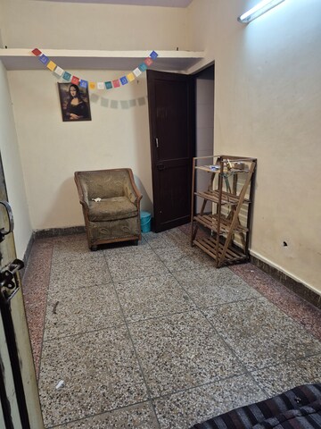 Furnished Amenities in 1.5 BHK Builder Floor at Mayur Vihar – for Rent