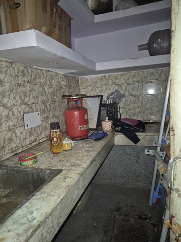 Master Bedroom in 1.5 BHK Builder Floor at Mayur Vihar – for Rent