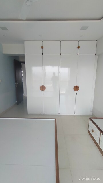 Bedroom in 3 BHK Apartment at Piramal Sunteck Signia Waterfront, Airoli Sector 14 – for Rent