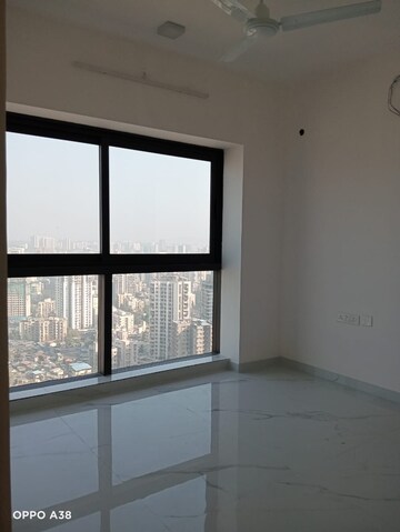 Room in 2 BHK Apartment at Andheri West – for Rent