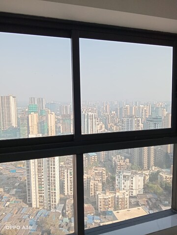 Room in 2 BHK Apartment at Andheri West – for Rent