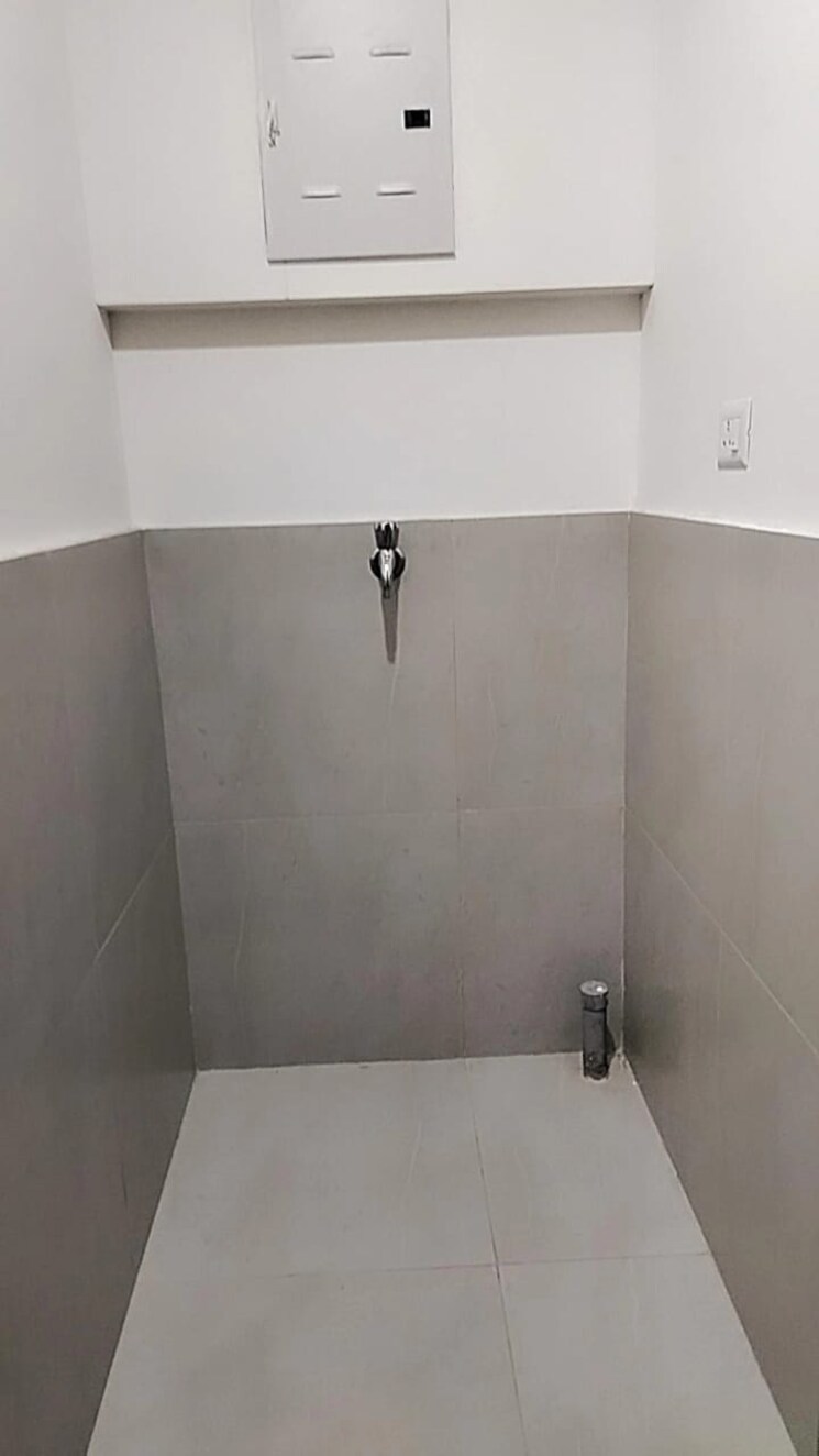 Bathroom, amanora-gold-towers 2 Bedroom 930 Sq.Ft. Apartment In Hadapsar Pune 9774389