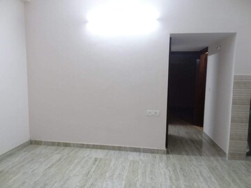 Room in 2 BHK Builder Floor at RWA Apartments Sector 27, Sector 27 – for Rent