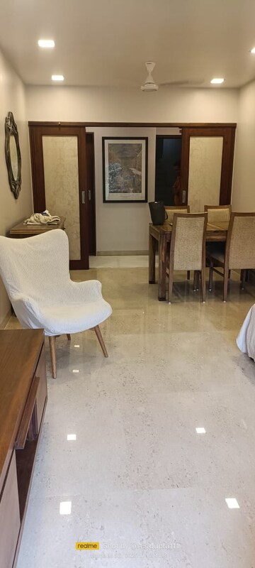 Master Bedroom in 2 BHK Apartment at Andheri West – for Rent