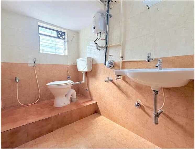 Bathroom, jb nagar 2 Bedroom 600 Sq.Ft. Apartment In Jb Nagar Mumbai 9774470