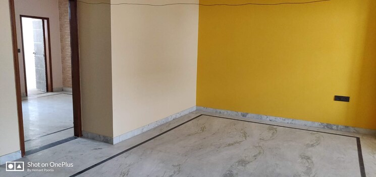 Room, sector 23 2 Bedroom 1250 Sq.Ft. Builder Floor In Sector 23 Gurgaon 9774493