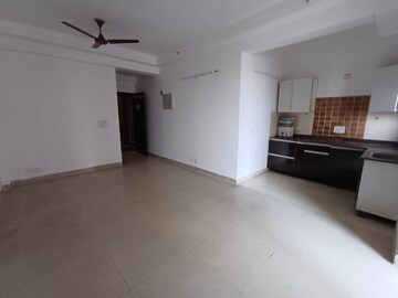 Room in 3.5 BHK Apartment at Apex The Rio, Ahinsa Khand 2 – for Sale