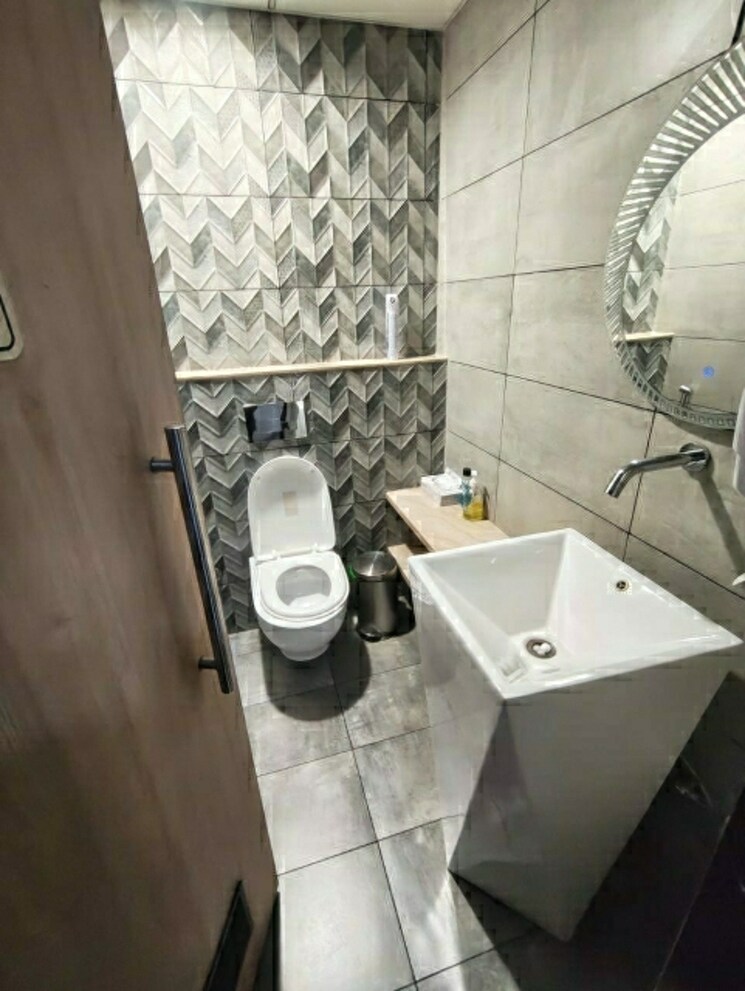 Bathroom, atlanta-santacruz-west Commercial Office Space 1200 Sq.Ft. In Santacruz West Mumbai 9774542