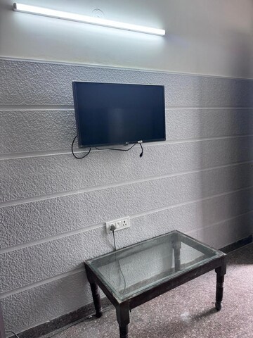 Furnished Amenities in 1 RK Builder Floor at Shivalik Colony – for Rent