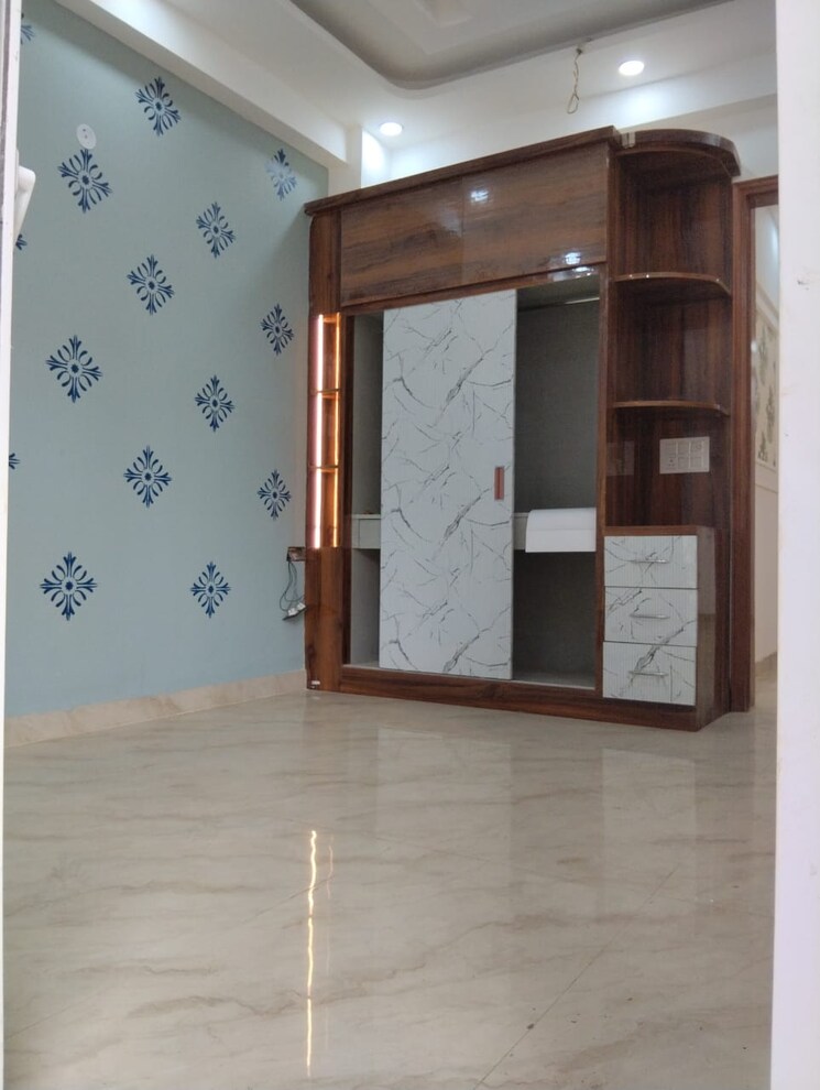 Room, dmd-hometech-awas-yojna 2 Bedroom 1350 Sq.Ft. Apartment In Sector 73 Noida 9774606