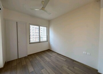 Room in 4 BHK Apartment at ABA Ivy County, Sector 75 – for Rent