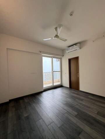 Room in 3 BHK Apartment at ABA Ivy County, Sector 75 – for Rent