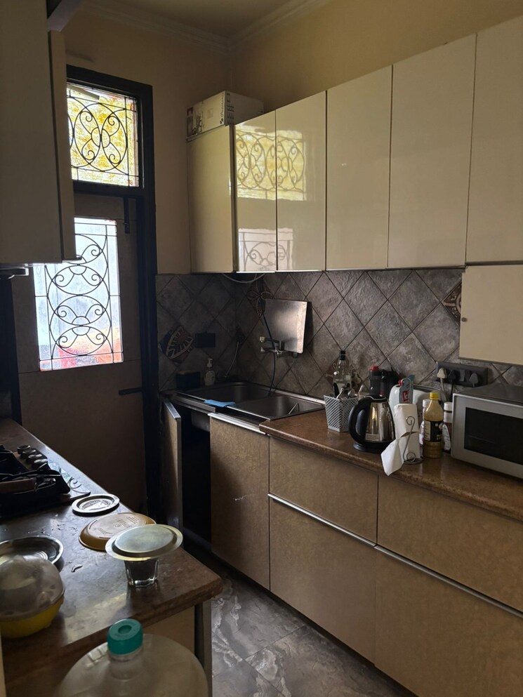 Kitchen, unitech-singleton-floors-south-city 3 Bedroom 240 Sq.Yd. Builder Floor In Sector 50 Gurgaon 9774712