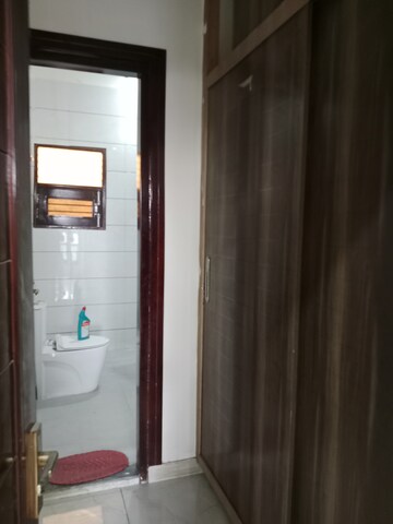 Building Lobby in 4 BHK Builder Floor at Sector 18 – for Rent