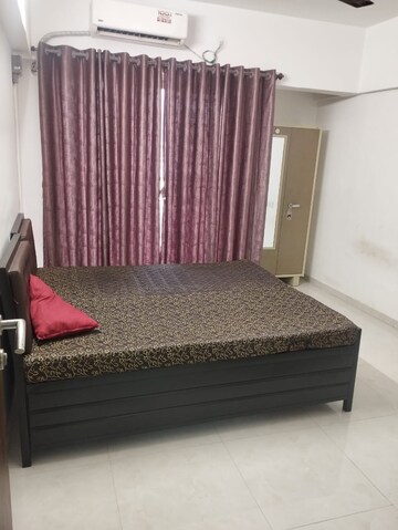 Room in  Pg at Veera Desai Industrial Estate – for Rent