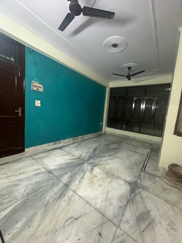Room in 3 BHK Builder Floor at Vaishali Sector 2 – for Rent