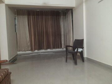 Room in 3 BHK Builder Floor at Jaipuria Plaza, Sector 26 – for Rent