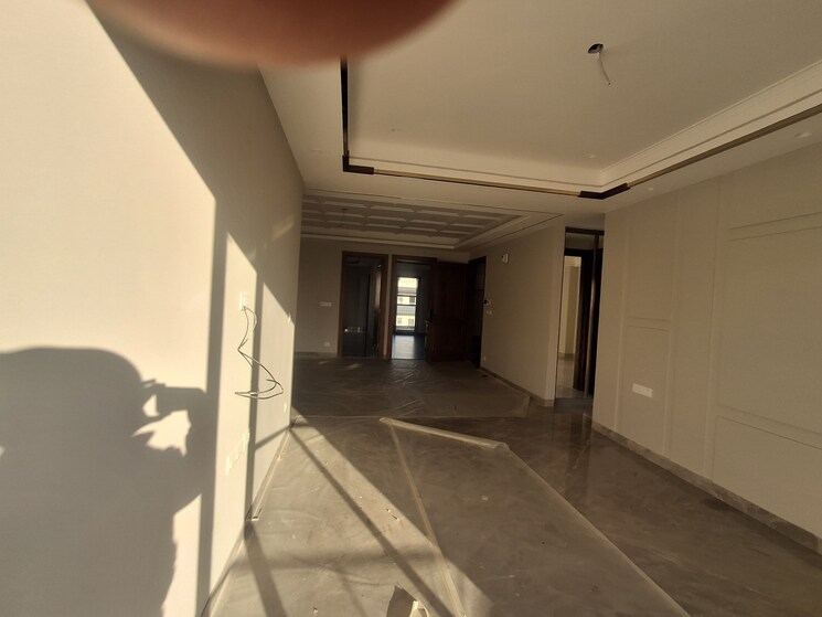 Room, sector 27 3 Bedroom 2350 Sq.Ft. Builder Floor In Sector 27 Gurgaon 9774778