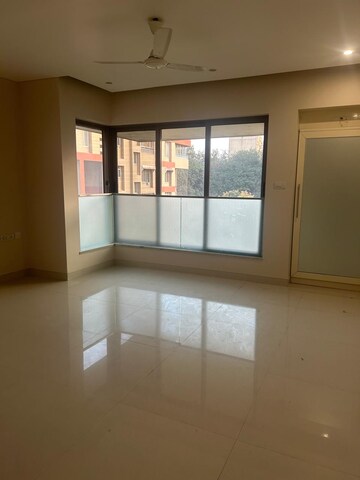 Room in 4 BHK Apartment at Skyi 5 Maidan, Baner – for Rent