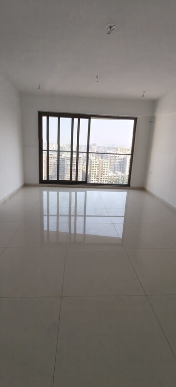 Room in 3 BHK Apartment at Naman Habitat, Andheri West – for Sale