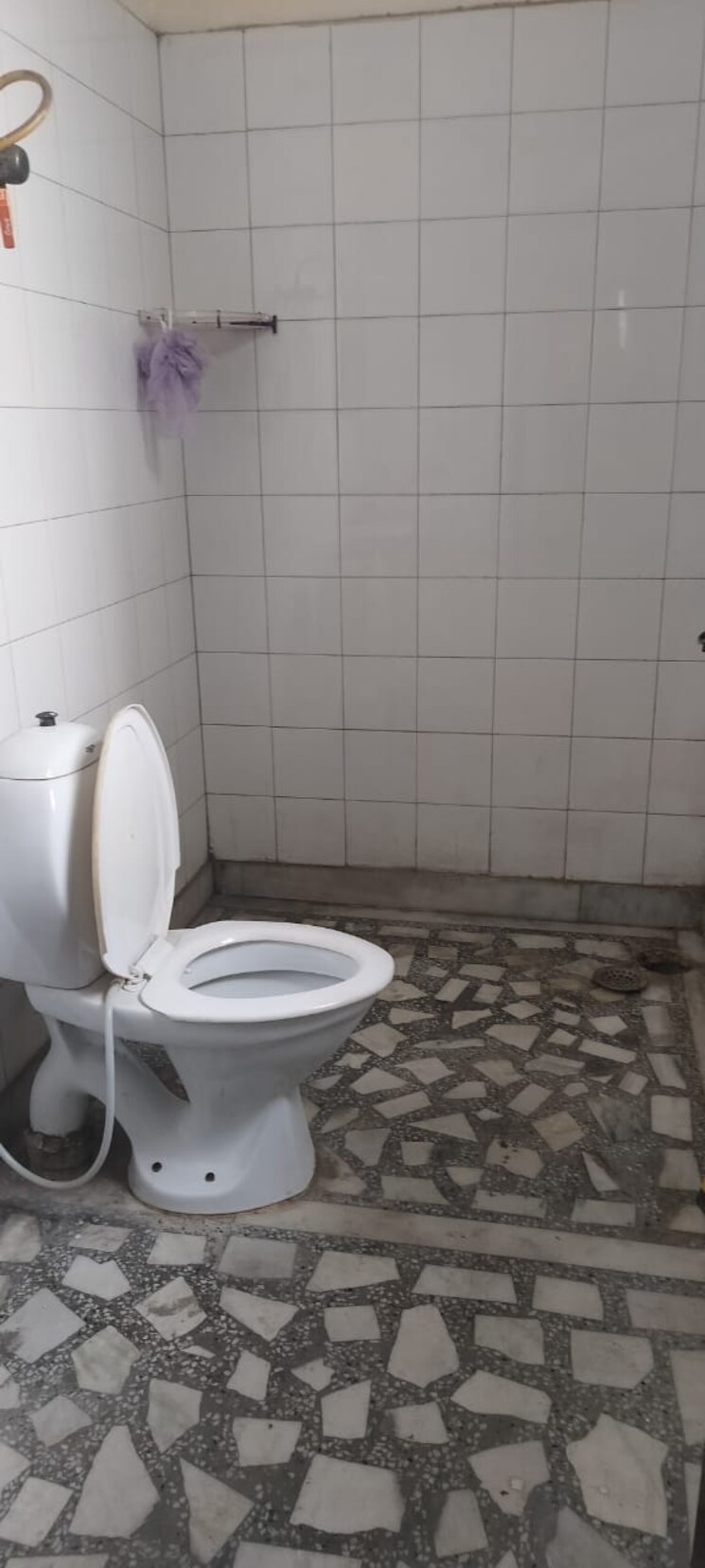 Bathroom, rwa-apartments-sector-39 2 Bedroom 1145 Sq.Ft. Builder Floor In Sector 39 Noida 9774889