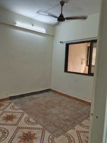 Room in 2 BHK Apartment at Andheri West – for Rent
