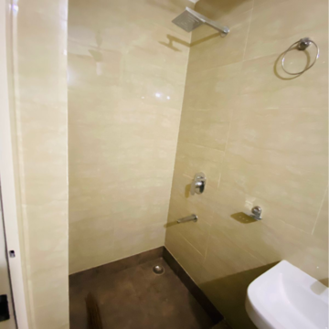 Bathroom in 1 BHK Builder Floor at Gautam Nagar – for Rent