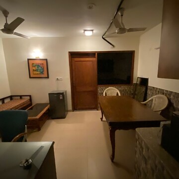 Team Area in 1 BHK Builder Floor at Gautam Nagar – for Rent